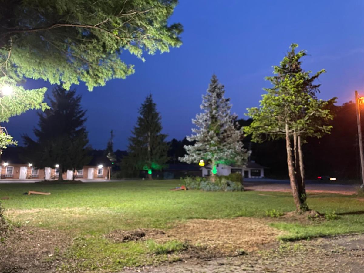 Pine Valley Motel Spruce Pine Экстерьер фото