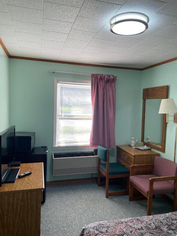Pine Valley Motel Spruce Pine Экстерьер фото