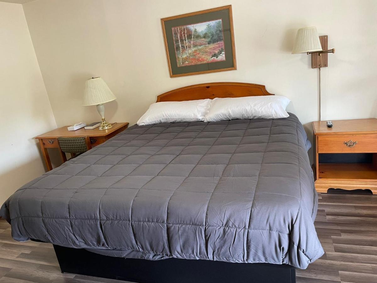 Pine Valley Motel Spruce Pine Экстерьер фото