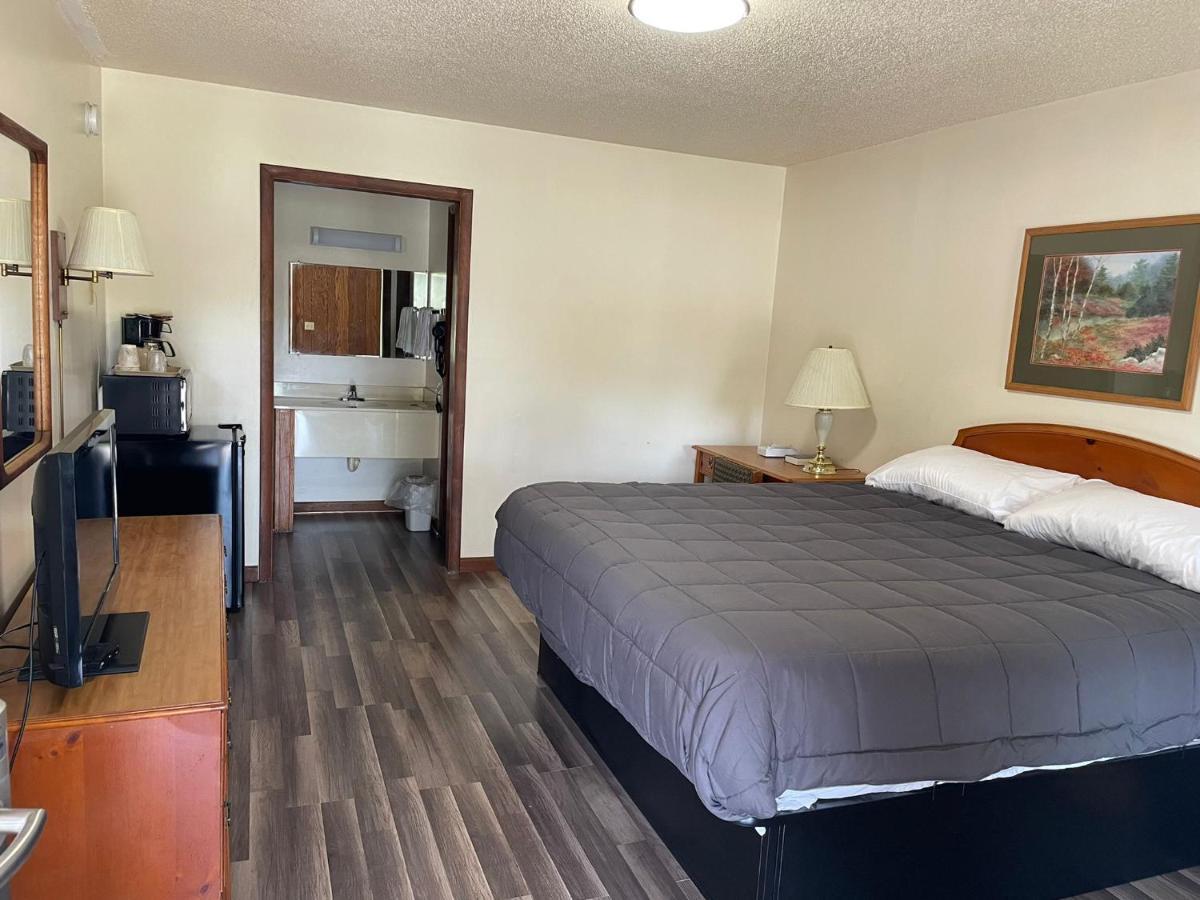 Pine Valley Motel Spruce Pine Экстерьер фото