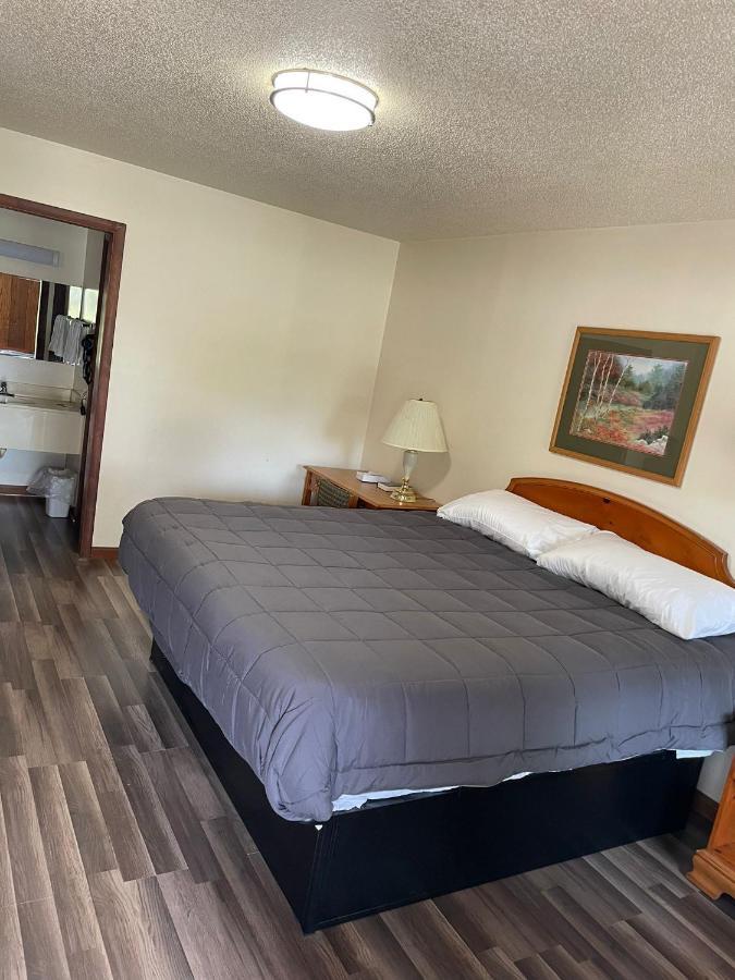 Pine Valley Motel Spruce Pine Экстерьер фото