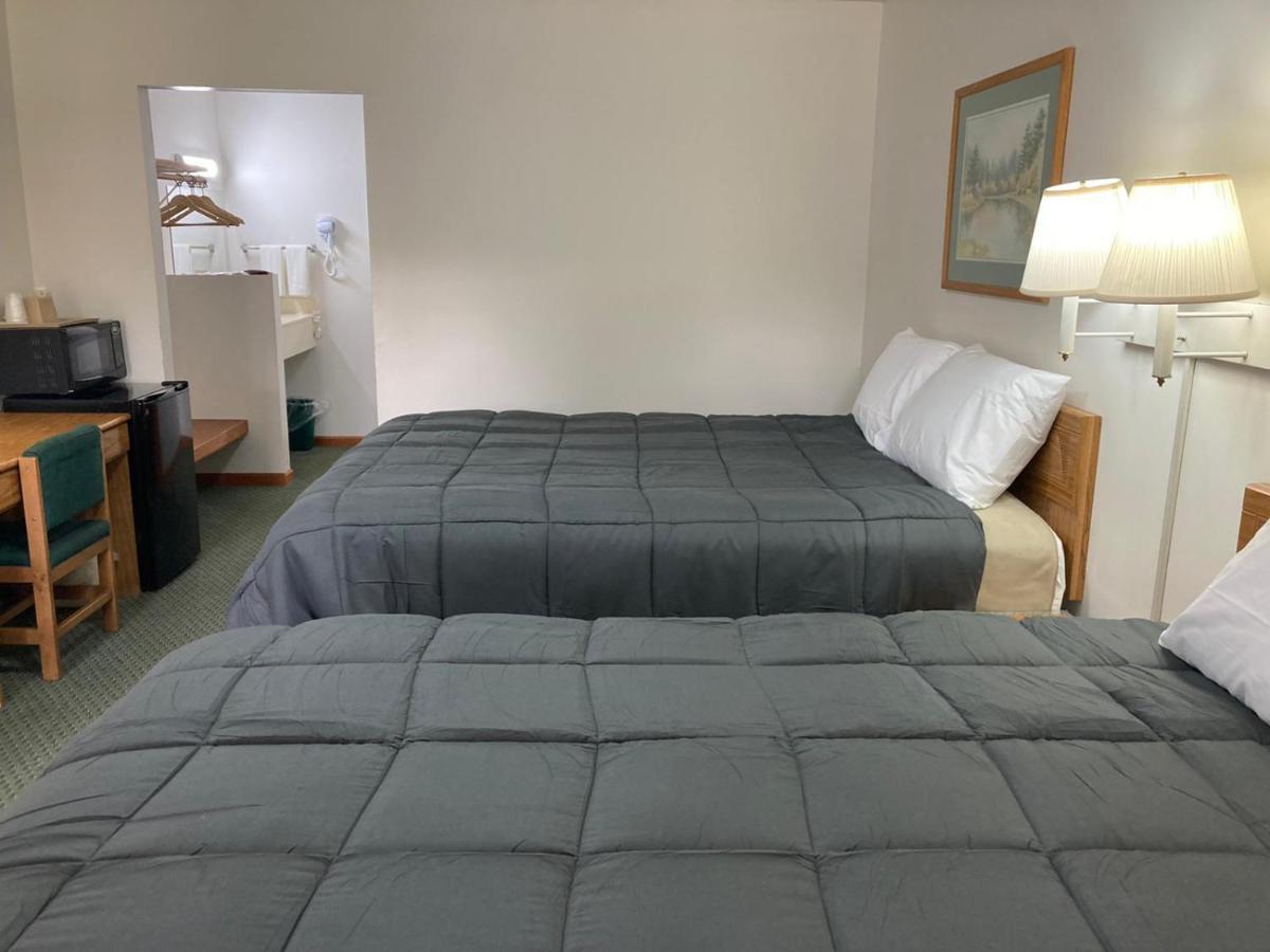 Pine Valley Motel Spruce Pine Экстерьер фото