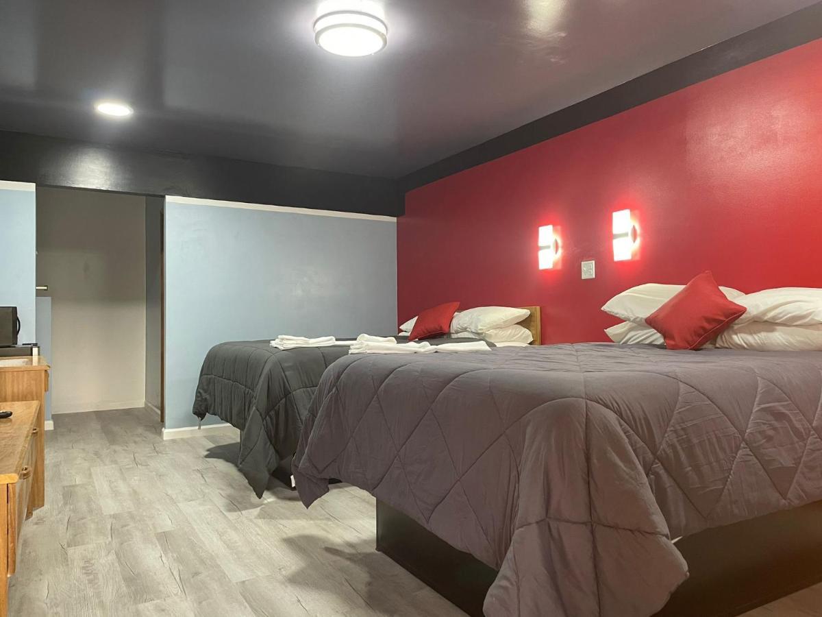 Pine Valley Motel Spruce Pine Экстерьер фото